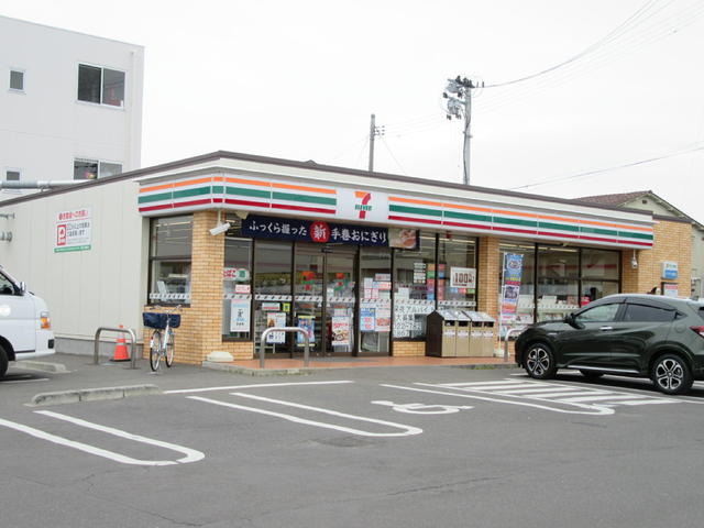 コンビニ　セブンイレブン（コンビニ）まで270m