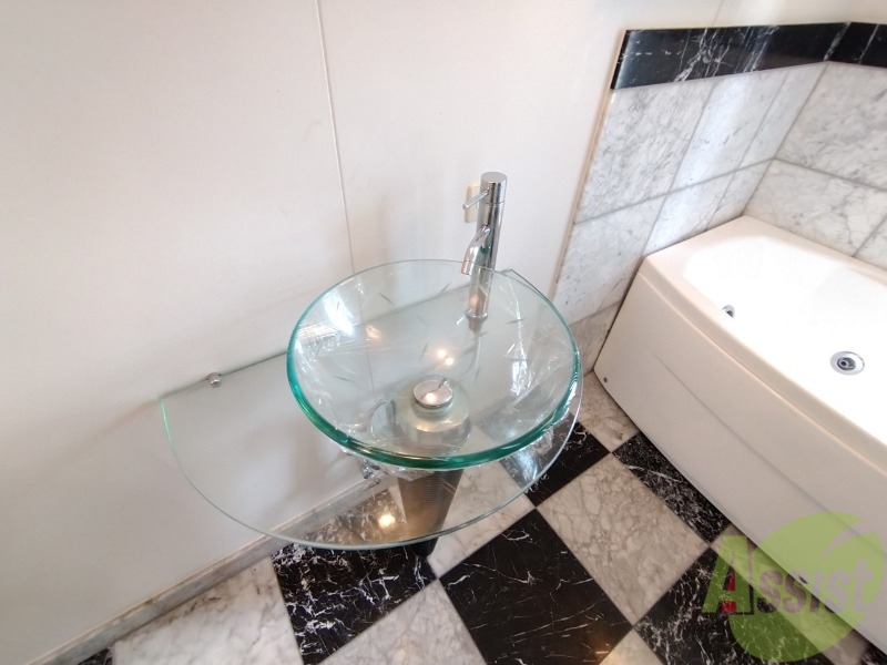 洗面設備　こちらに洗面台があります。朝の洗顔はこちらで。