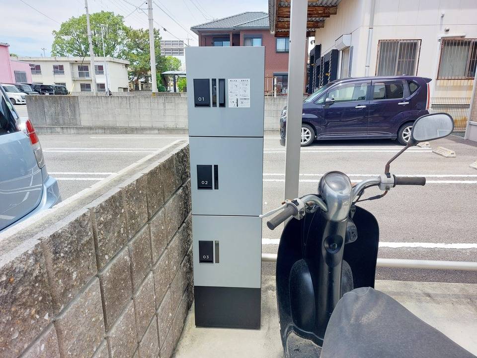 エントランス　宅配ボックス