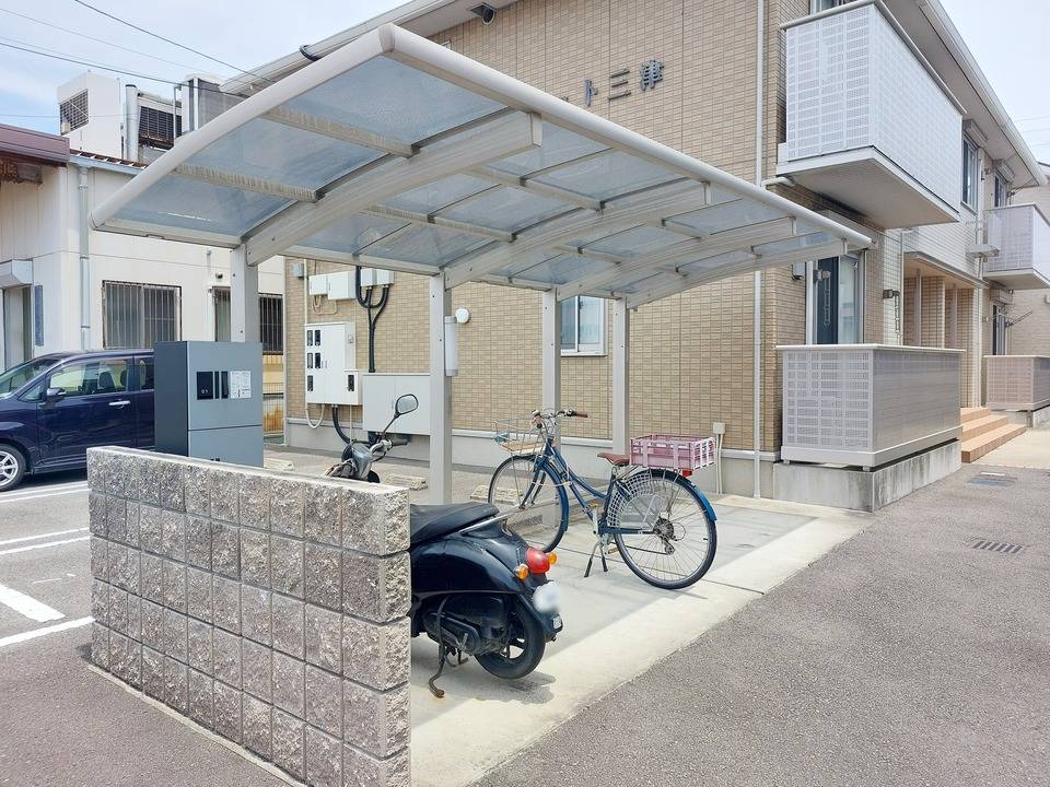 駐車場　駐輪場