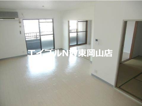 居室・リビング　広いリビング