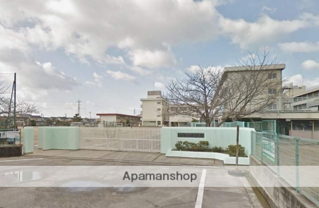 小学校　岡山市立芳泉小学校（小学校）まで1200m