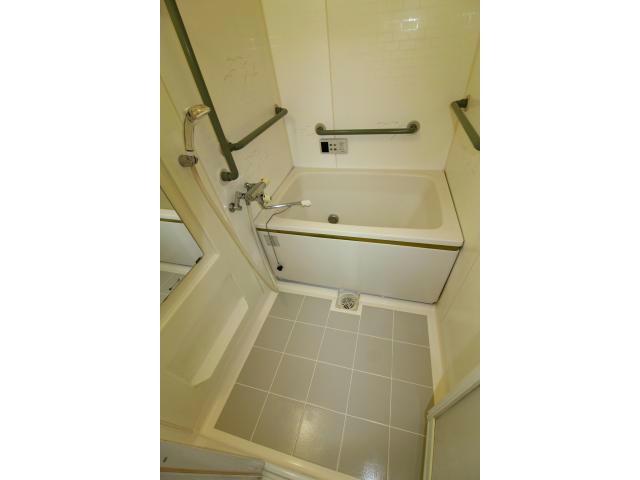 バス・シャワールーム　追い焚き出来ます