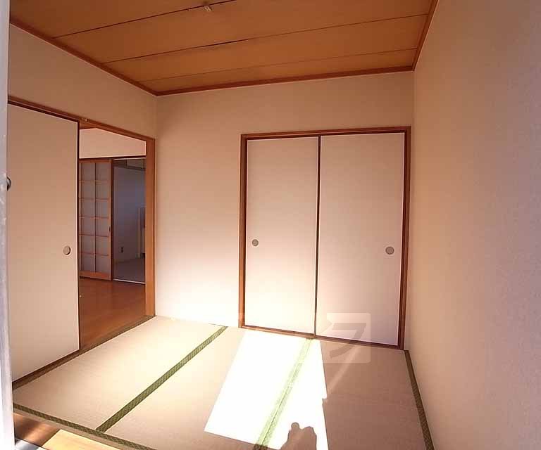 居室・リビング　南向きの和室です。