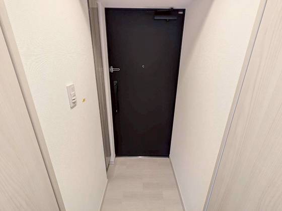 玄関　※別号室の写真です。
