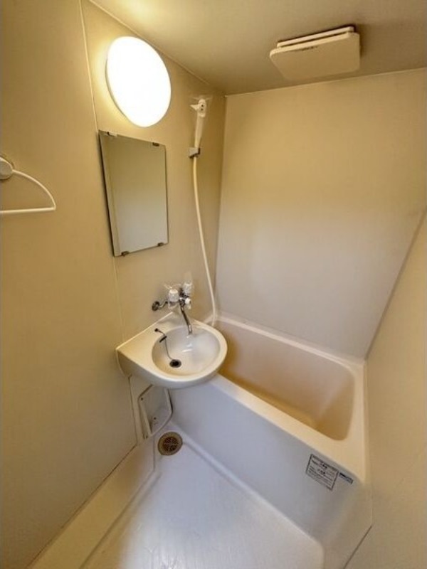 バス・シャワールーム　図面と現状に相違がある場合には現状を優先