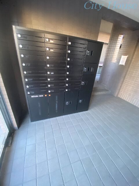 エントランス　集合ポスト・宅配ボックス♪