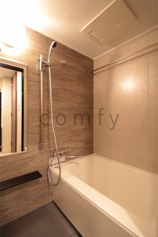 バス・シャワールーム　バスルーム