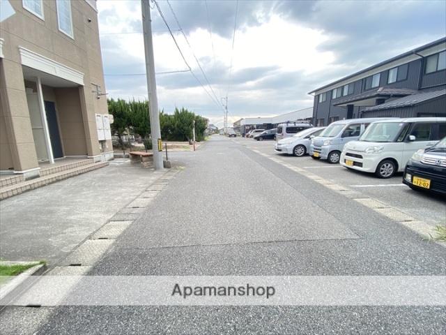 その他　前面道路（その他）まで0m