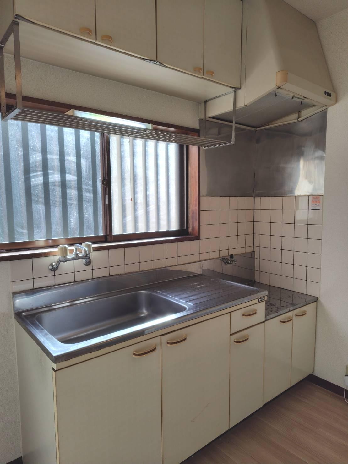 キッチン　窓有り