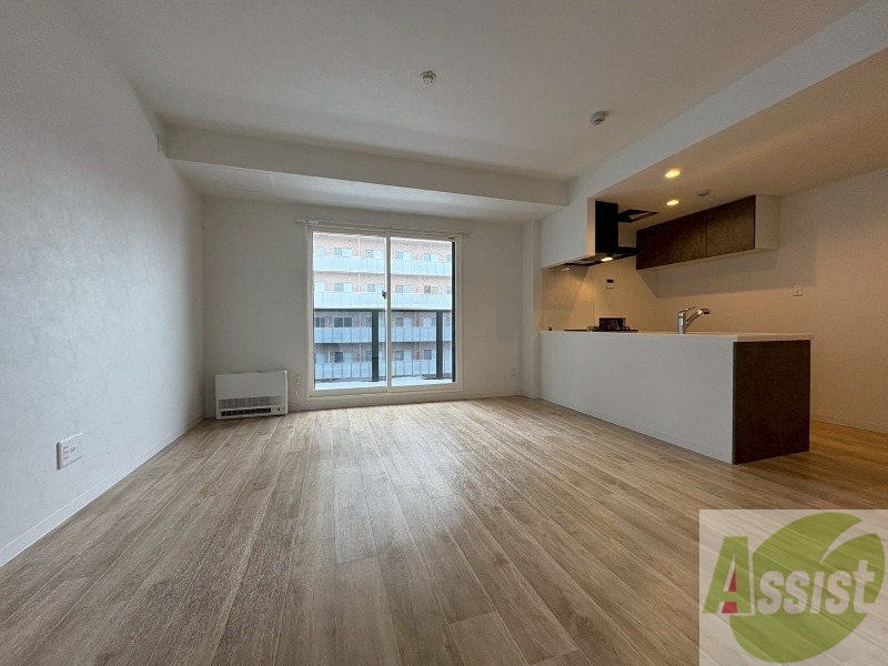 居室・リビング　広々としたリビングですね。使い勝手がよさそうですね！