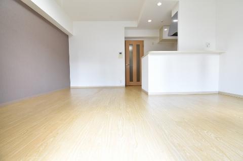 居室・リビング　室内