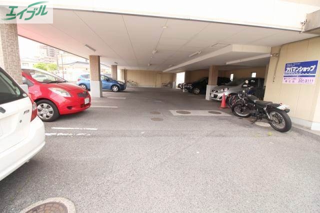 駐車場　駐車場