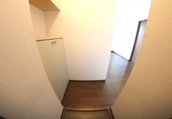 玄関　明るい玄関です