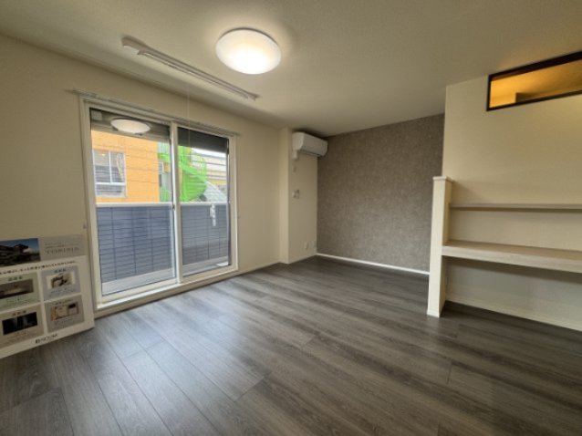 居室・リビング　同社施工の同型モデルになります。