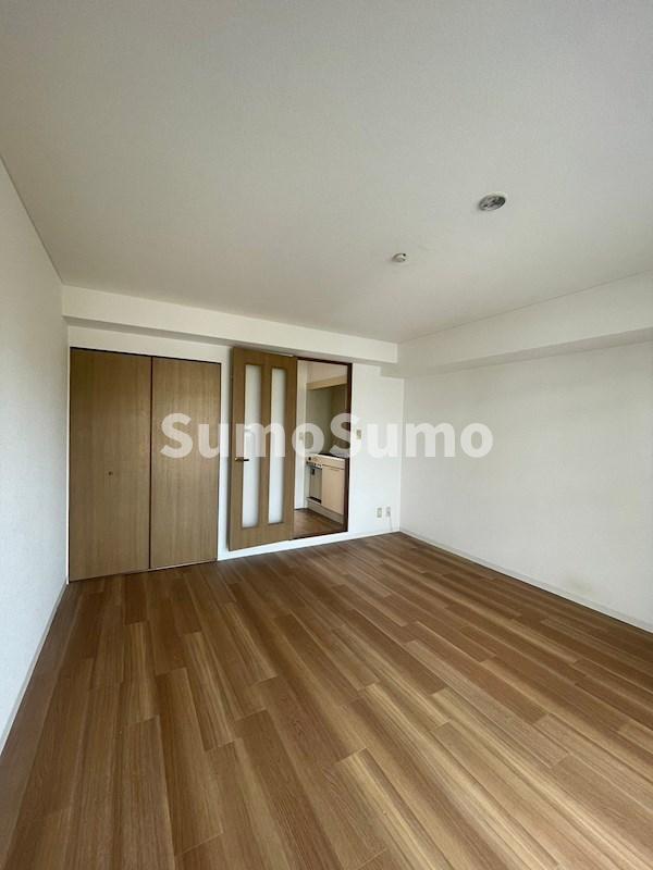 居室・リビング　こちらのリビングで趣味の時間をお楽しみください