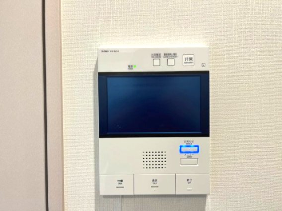 セキュリティ　202号室の写真になります※床・建具等の色はフロアによって異