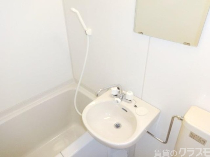 バス・シャワールーム　ユニットバスは家賃に免じて我慢して下さい★