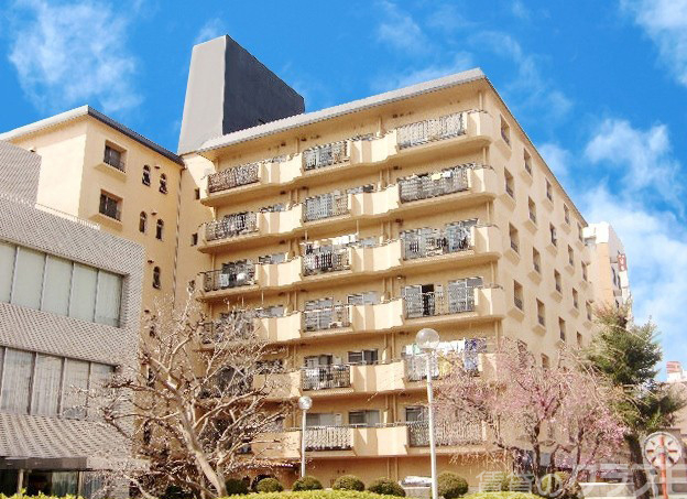 建物外観　近くに行列のできるラーメン屋あります！