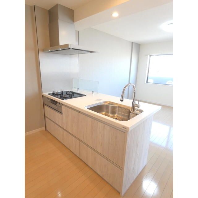 キッチン　コンパクトなキッチンで掃除もラクラク