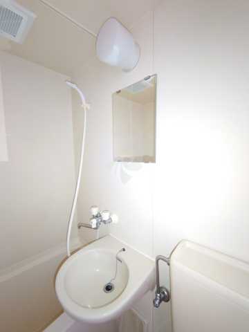 洗面設備　※参考写真です。反転タイプのお部屋になります。