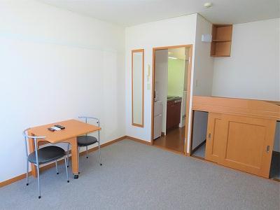 居室・リビング　カーペットのお部屋です