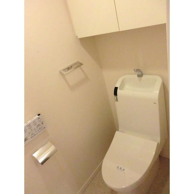 トイレ　写真は同タイプ別のお部屋