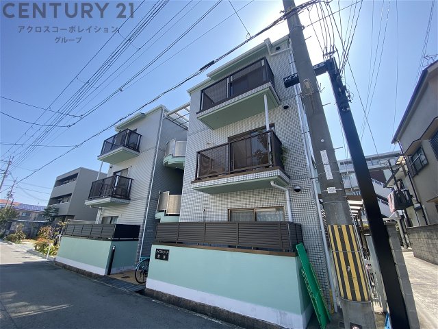 建物外観　居住者専用ゴミ置き場あります♪