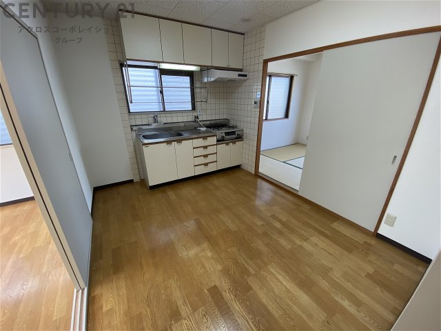 居室・リビング　床が明るい色合いで綺麗です♪