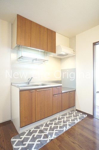 キッチン　上部にも収納があるキッチンです☆※家具・小物等は付きません。