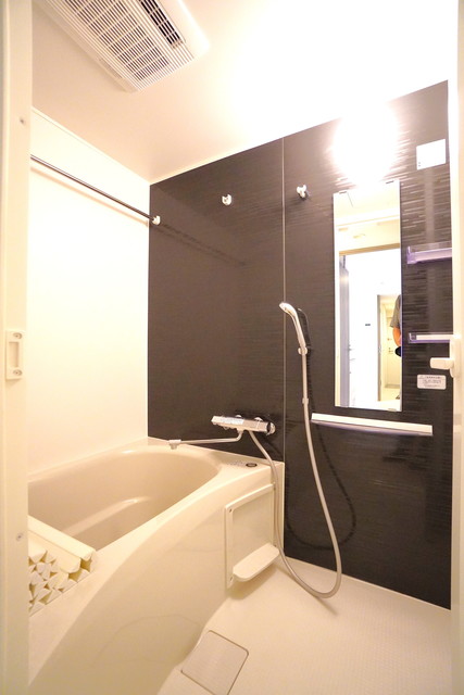 バス・シャワールーム　※写真は同タイプ住戸です。