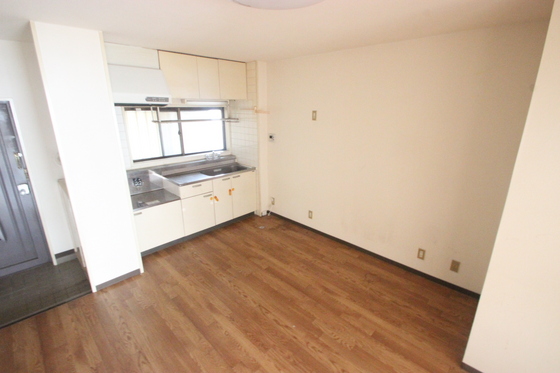 居室・リビング　※別号室の写真です