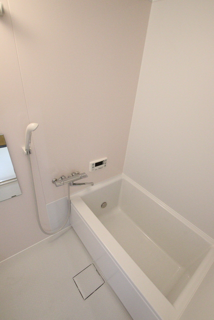 バス・シャワールーム　追い焚き付きのバスルーム★