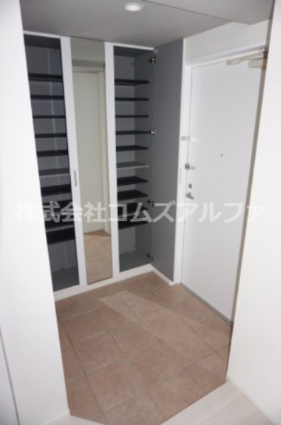 玄関　ドゥーエ横浜駅前　玄関