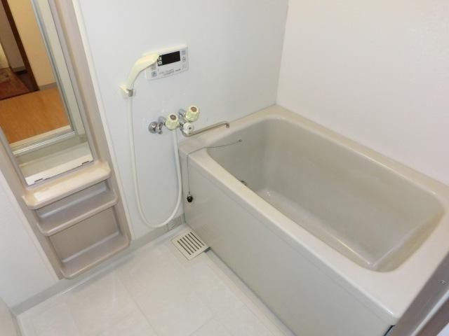 バス・シャワールーム　バスルーム