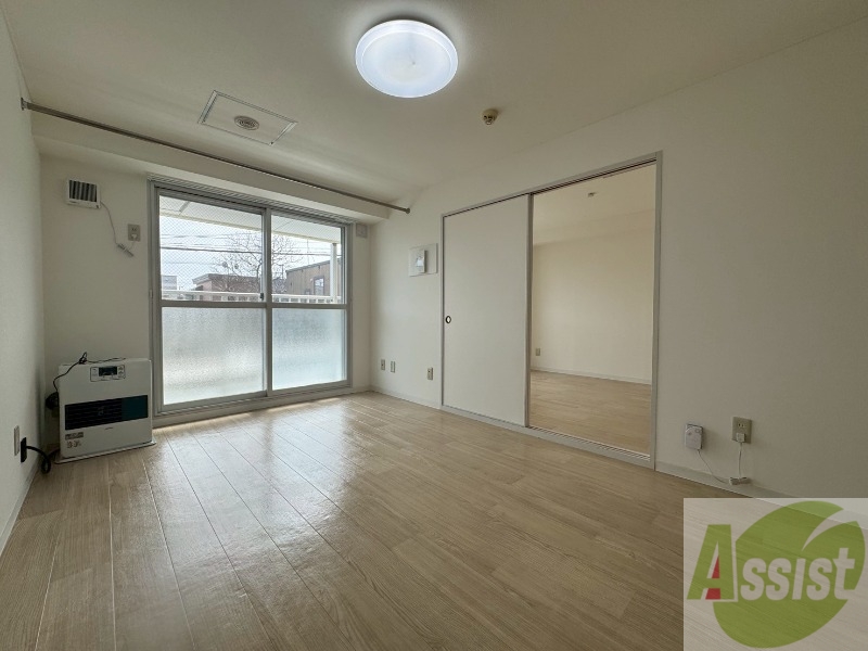 居室・リビング　広くてキレイなお部屋が広がっていて、充実した生活が送れそう。