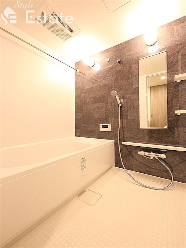 バス・シャワールーム　バスルーム