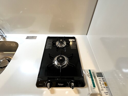 その他設備　コンロ収納※同タイプ別部屋2025.12新築未入居時撮影