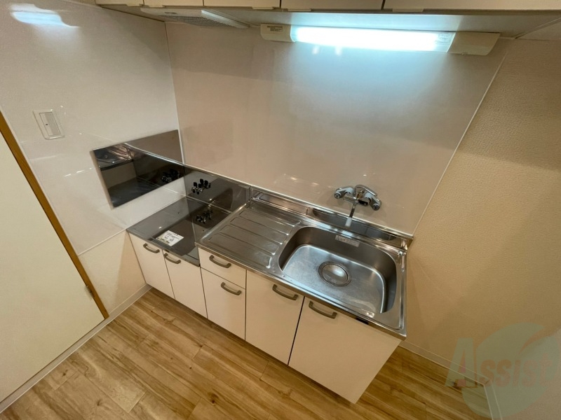 キッチン　キッチンです。ご自身でコンロを設置していただけます。