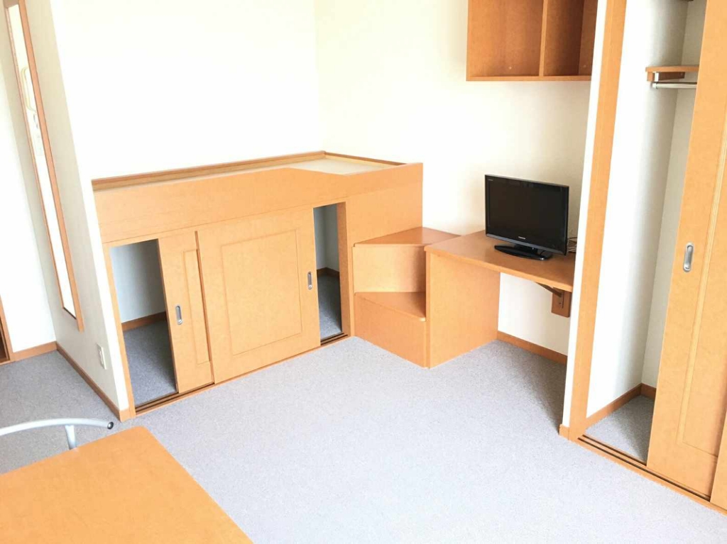 居室・リビング　現状優先。設置は現地と異なる可能性があります。