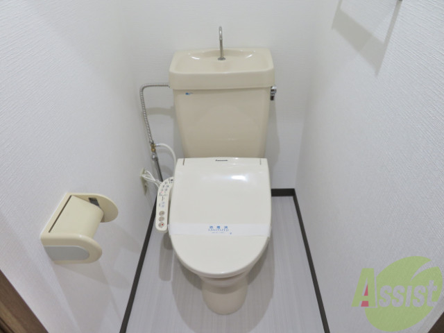 トイレ　トイレはウォシュレット付きなので嬉しいですね。
