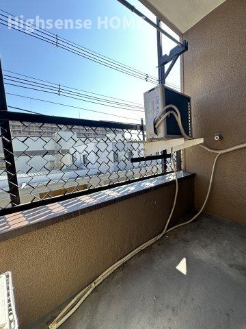 バルコニー　開放的で明るい空間を演出してくれるバルコニーです