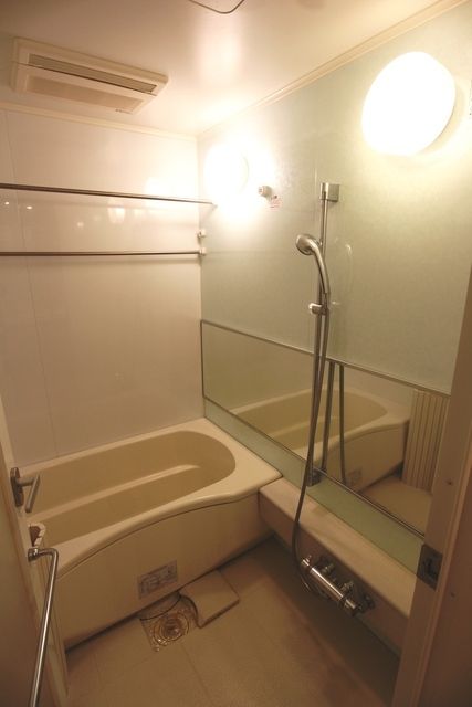 バス・シャワールーム　★ゆったりバスタブ★