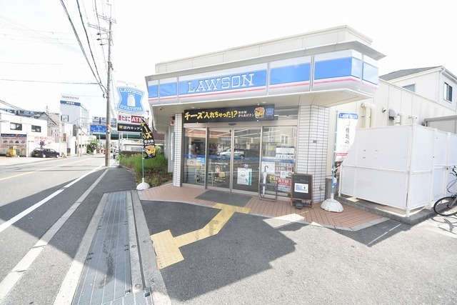 コンビニ　ローソン　豊中柴原町三丁目店（コンビニ）まで493m