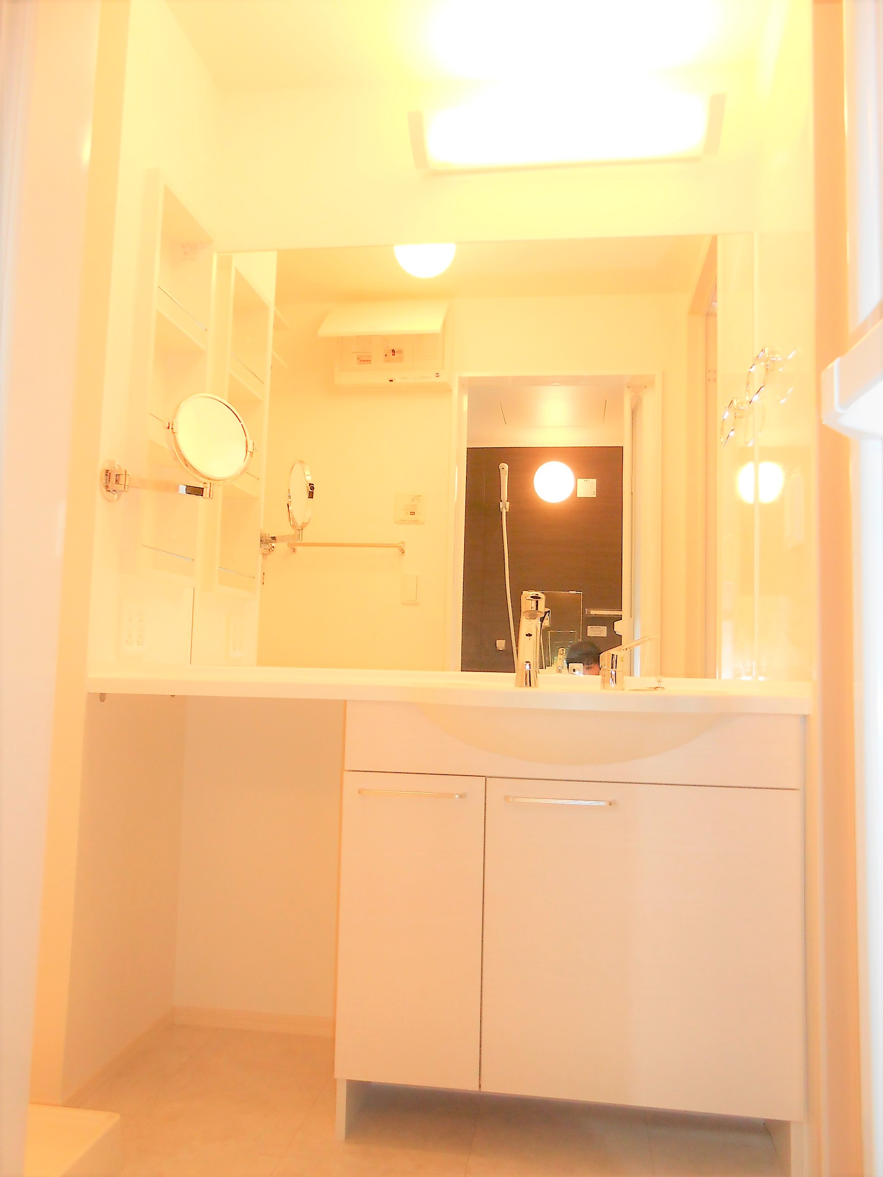 洗面設備　大型洗面台は人気のある設備です。