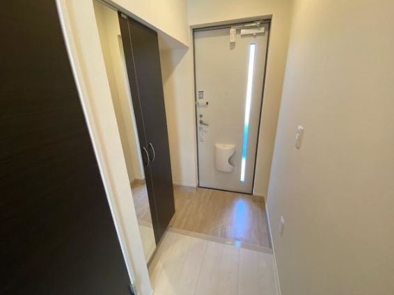 玄関　※同タイプ写真になります