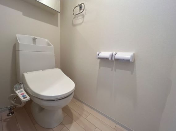 トイレ　※同タイプ写真になります