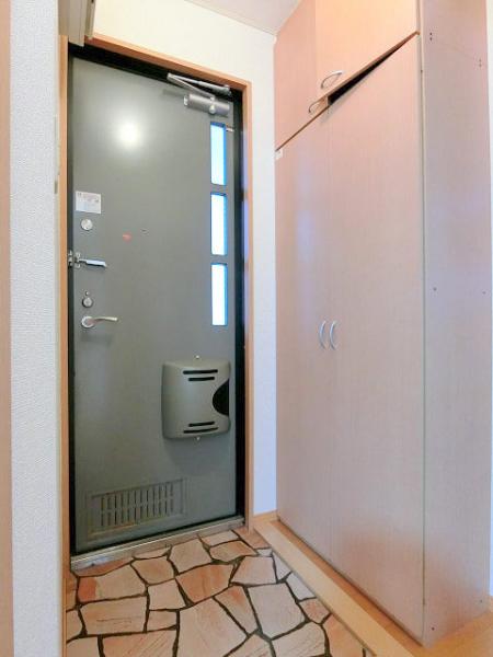 玄関　写真は別のお部屋のイメージです。現状優先。