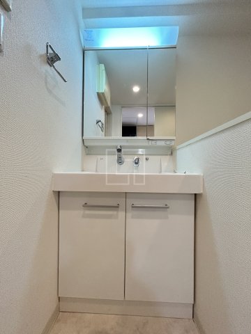 洗面設備　レジディア谷町　独立洗面化粧台