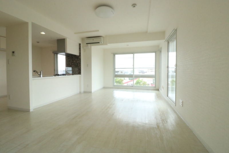 居室・リビング　リビングだけで１２．８７平米☆